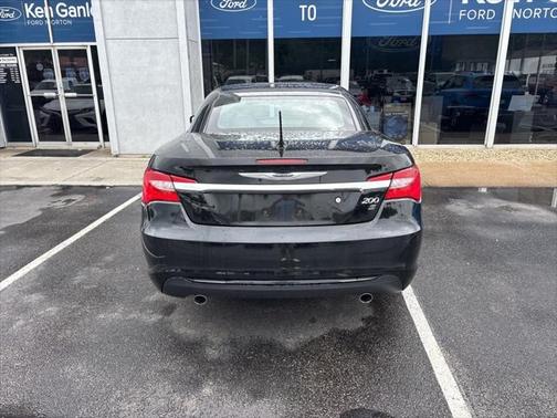 2013 Chrysler 200 S
