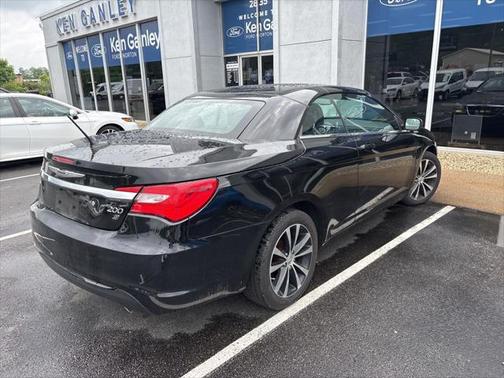 2013 Chrysler 200 S