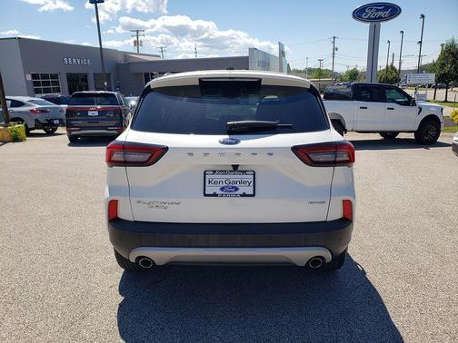 STAR WHITE METALLIC TRI-COAT 2023 Ford Escape Platinum