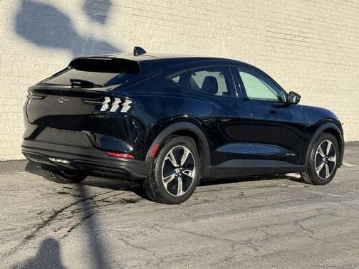 2022 Ford Mustang Mach-E Select