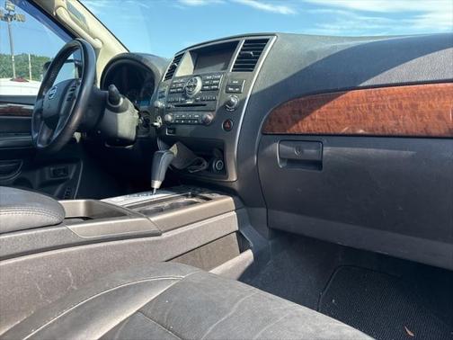 2013 Nissan Armada Platinum