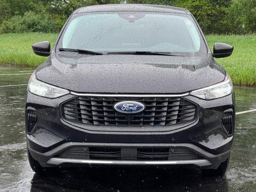 AGATE BLACK METALLIC 2023 Ford Escape Active