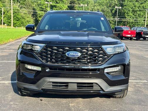 Agate Black Metallic 2023 Ford Explorer ST-Line
