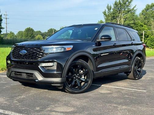 Agate Black Metallic 2023 Ford Explorer ST-Line