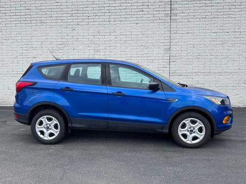LIGHTNING BLUE METALLIC 2019 Ford Escape S