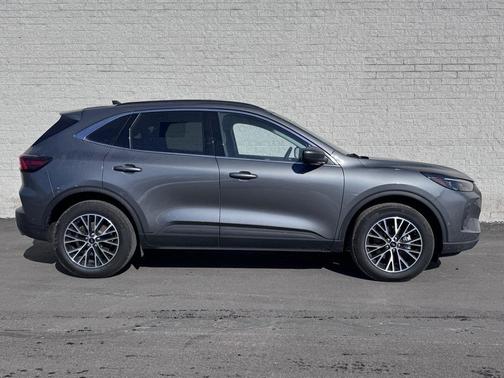 2023 Ford Escape PHEV SE