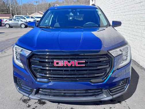 Marine Metallic 2022 GMC Terrain SLE