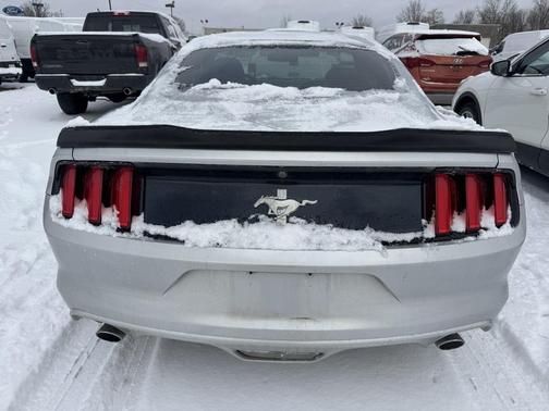 2016 Ford Mustang V6