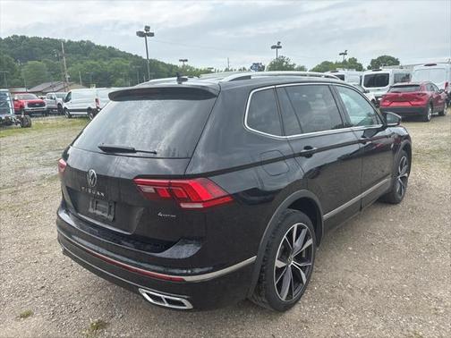 2022 Volkswagen Tiguan 2.0T SEL R-Line 4MOTION
