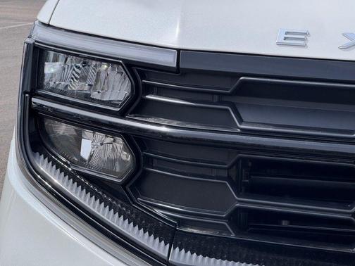 STAR WHITE MET TRI-COAT 2026 Ford Expedition Active