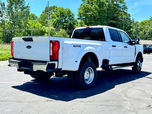 OXFORD WHITE 2024 Ford F-350 XLT