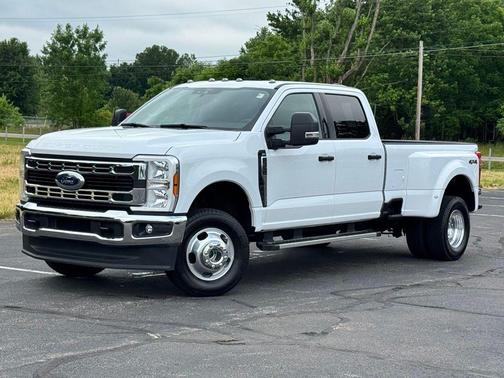 OXFORD WHITE 2024 Ford F-350 XLT