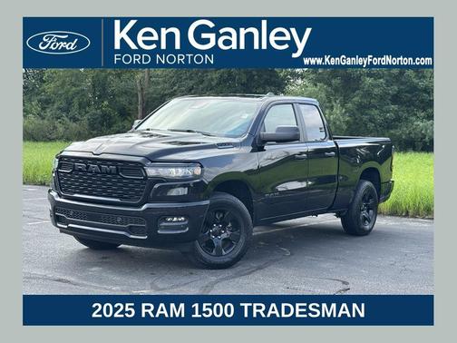 Diamond Black Crystal Pearlcoat 2025 RAM 1500 Tradesman
