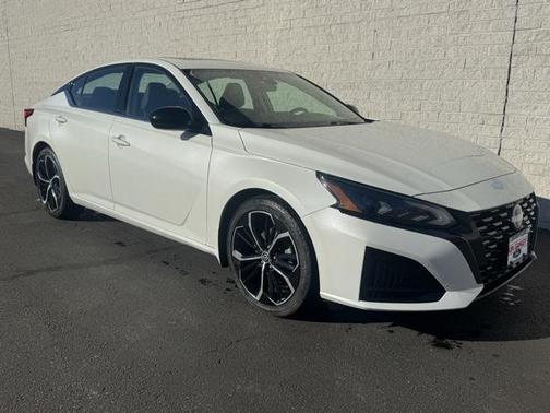 2023 Nissan Altima SR FWD