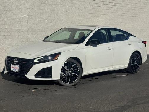 2023 Nissan Altima SR FWD