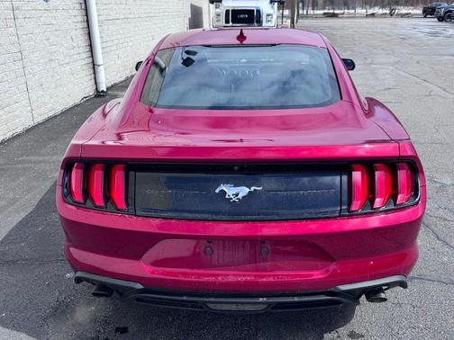 2021 Ford Mustang EcoBoost