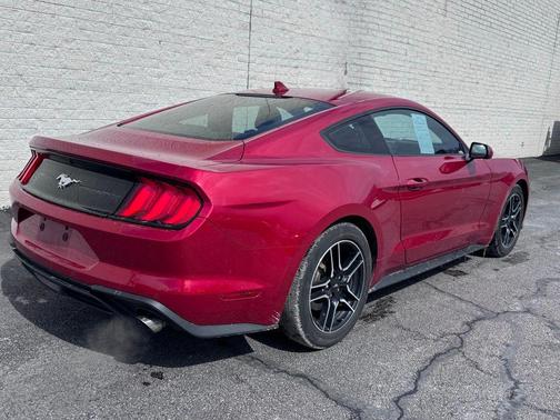 2021 Ford Mustang EcoBoost