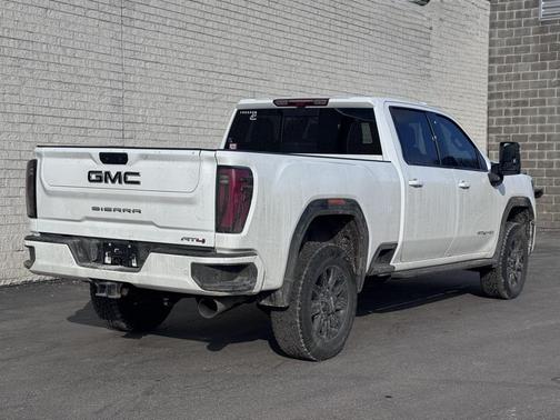 2024 GMC Sierra 2500 AT4