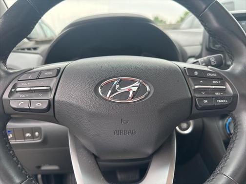 2020 Hyundai KONA SEL Plus