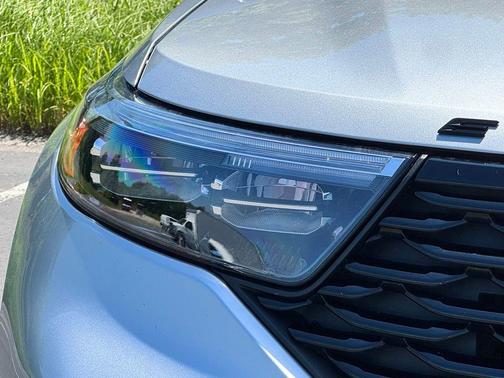 ICONIC SILVER METALLIC 2023 Ford Explorer ST-Line