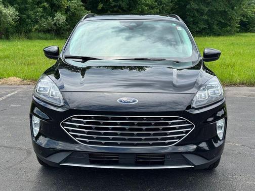 Agate Black Metallic 2022 Ford Escape Titanium
