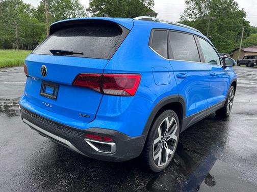 Cornflower Blue 2022 Volkswagen Taos 1.5T SEL