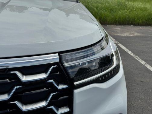 STAR WHITE MET TRI-COAT 2026 Ford Explorer Platinum