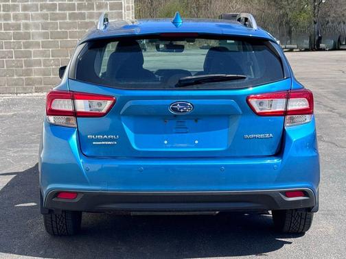 Island Blue Pearl 2018 Subaru Impreza 2.0i Limited