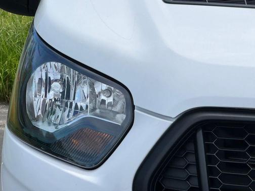 OXFORD WHITE 2026 Ford Transit-250 Base