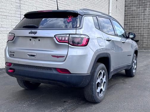 Billet Silver Metallic Clearcoat 2022 Jeep Compass Trailhawk