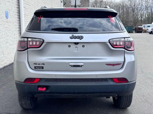 Billet Silver Metallic Clearcoat 2022 Jeep Compass Trailhawk