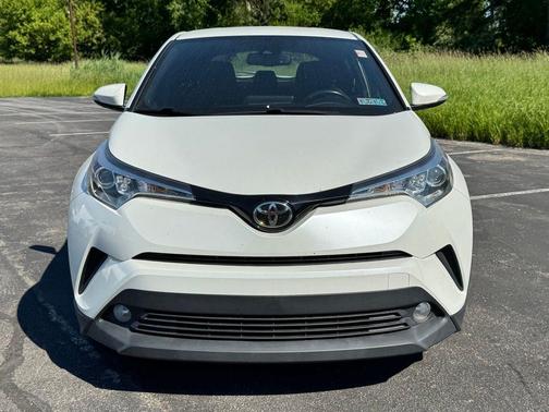 Blizzard Pearl 2018 Toyota C-HR XLE Premium