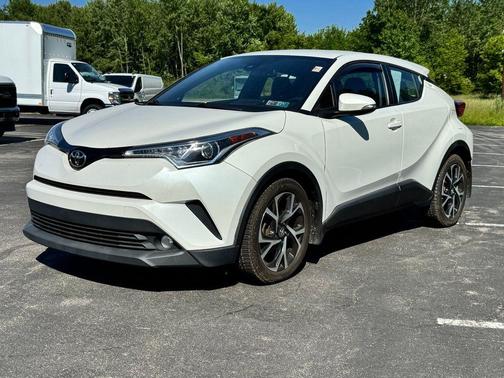 Blizzard Pearl 2018 Toyota C-HR XLE Premium