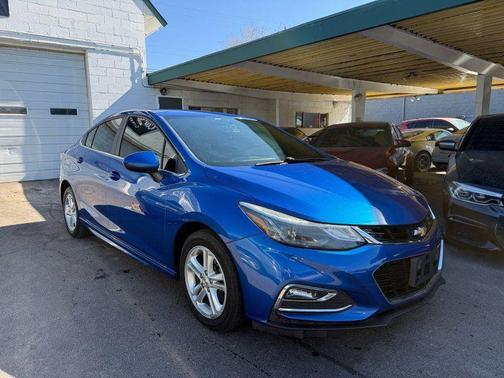 Blue 2017 Chevrolet Cruze LT
