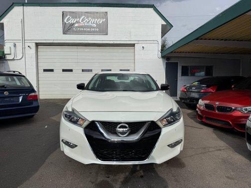 White 2017 Nissan Maxima 3.5 SR
