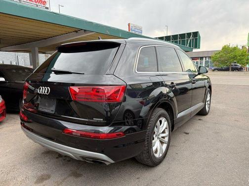 Orca Black Metallic 2019 Audi Q7 55 Premium