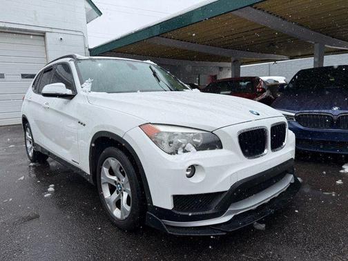 White 2015 BMW X1 sDrive28i