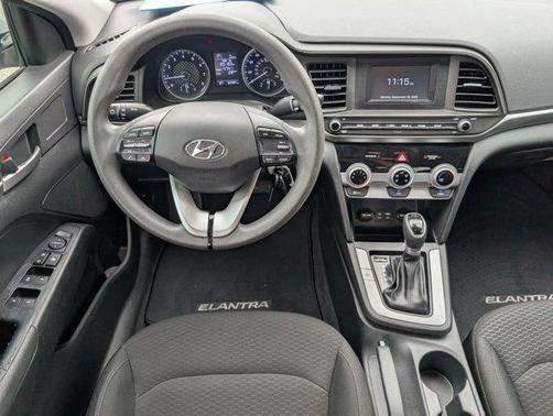 2019 Hyundai ELANTRA SE