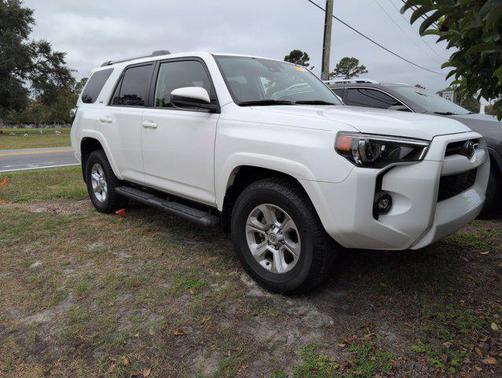 2022 Toyota 4Runner SR5