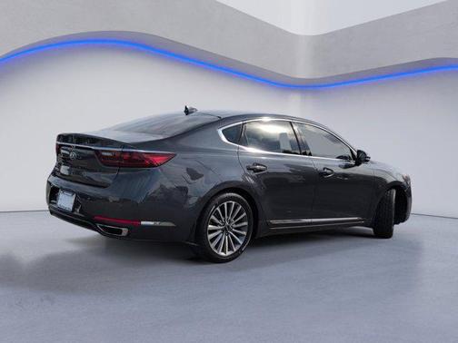 2019 Kia Cadenza Premium