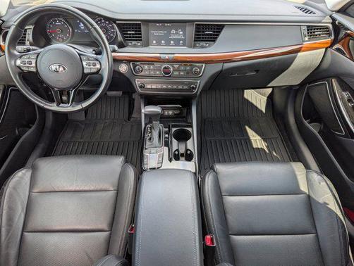 2019 Kia Cadenza Premium