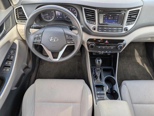 2016 Hyundai TUCSON SE
