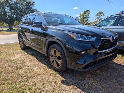 2022 Toyota Highlander Hybrid XLE