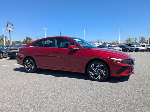 2025 Hyundai ELANTRA SEL
