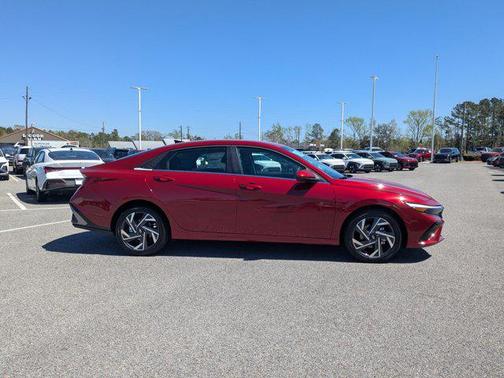 2025 Hyundai ELANTRA SEL