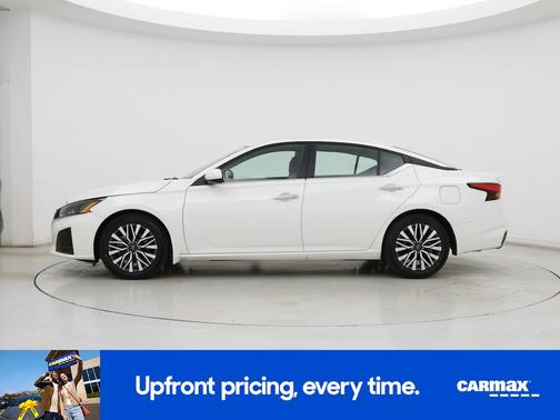 White 2024 Nissan Altima SV