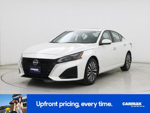 White 2024 Nissan Altima SV