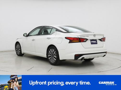 White 2024 Nissan Altima SV