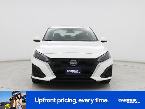 White 2024 Nissan Altima SV