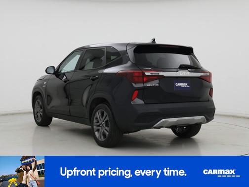 Black 2023 Kia Seltos LX
